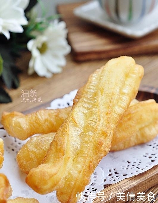 加它做的油条,味道很正,又松又脆又香,凉透了也香的可以当零食