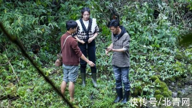 谢霆锋杨超越合体现身贵州荔波“农家兄妹”划木船悠闲惬意