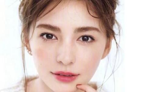 妆面|女人不会化妆没关系，超简单的“裸妆”化法教给你，实用好上手