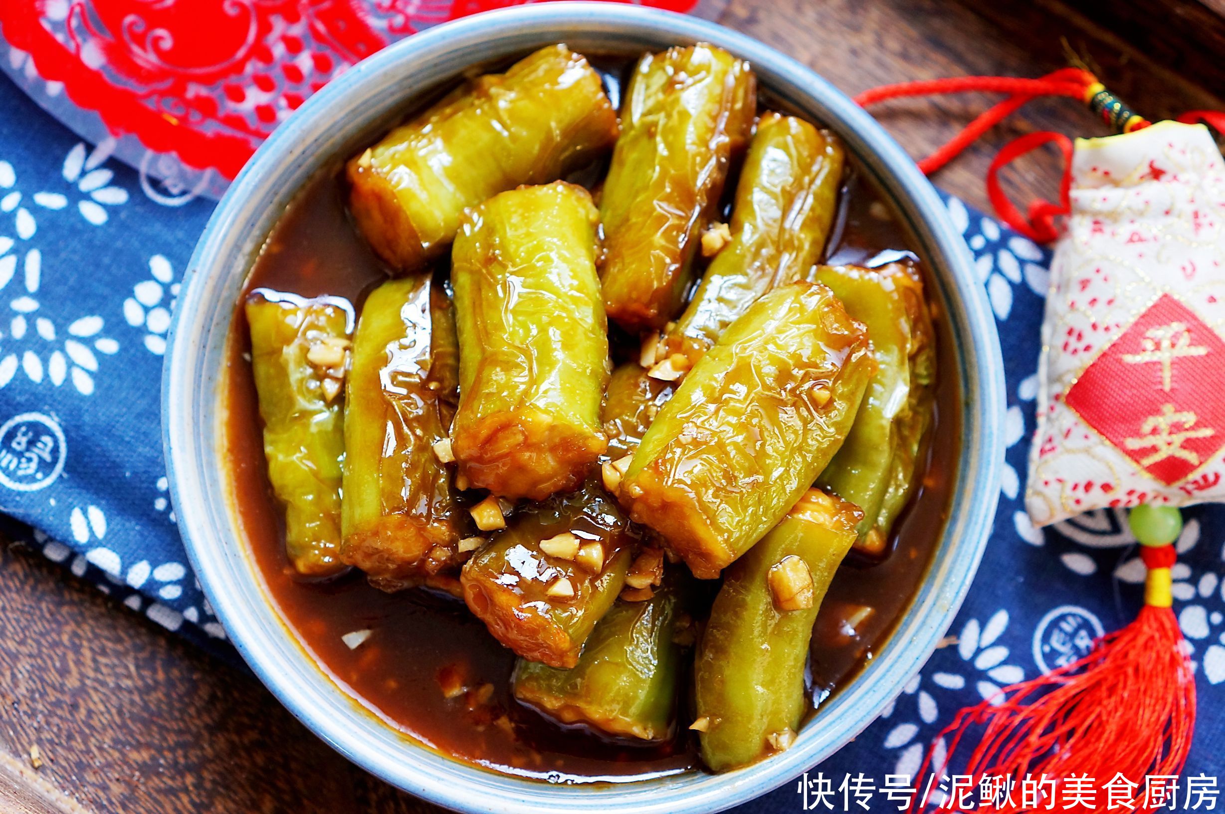 年夜饭少不了下饭菜，做法简单，好吃下饭不油腻，家人客人都喜欢