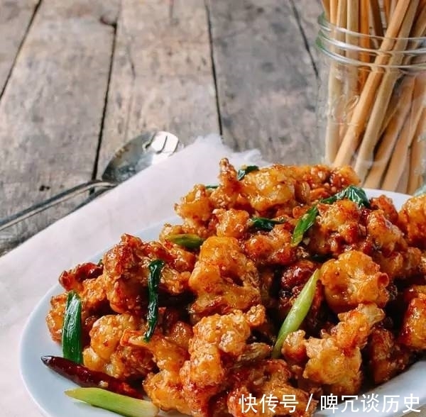 花菜别再干炒着吃了,这样做全家抢着吃!