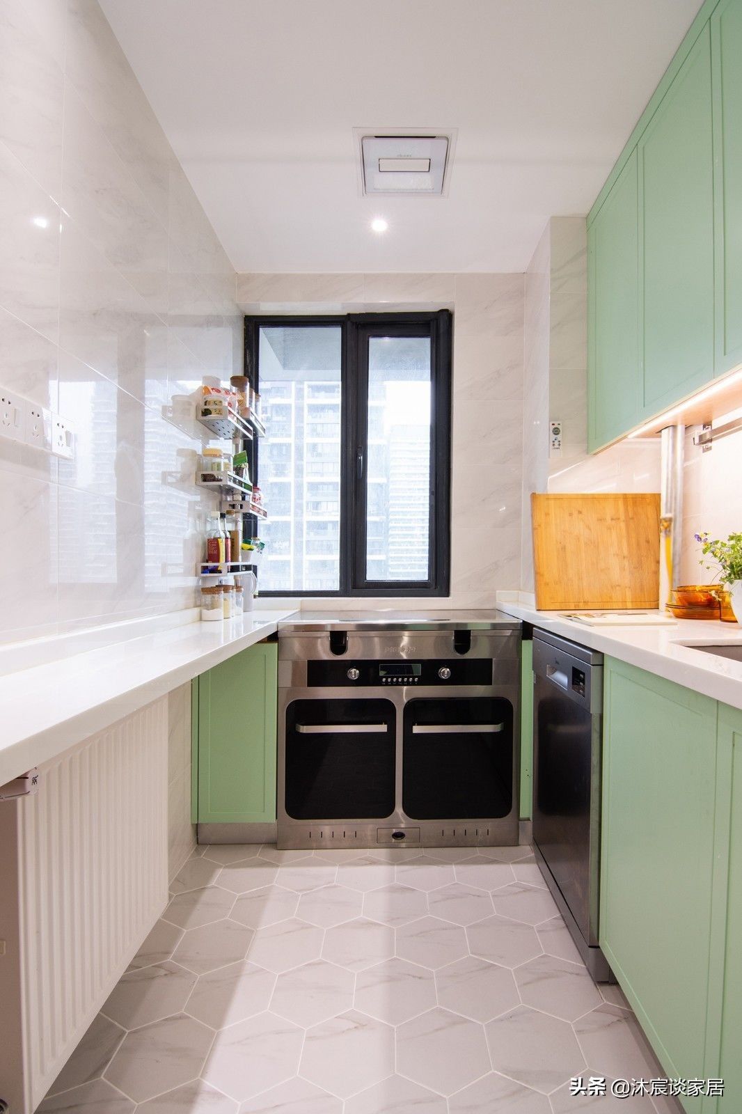 客厅|她家的客厅不一样，用卡座取代沙发，好看又实用，真是小户型救星