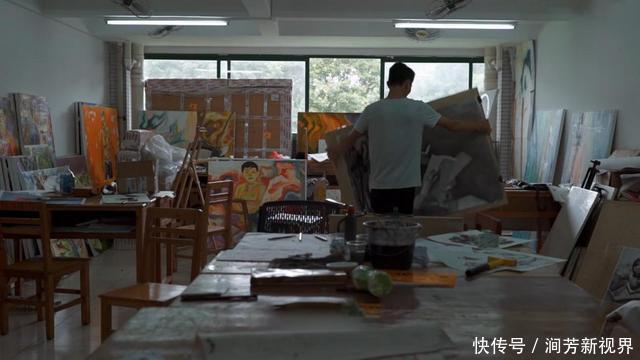 他16岁画圆珠笔画成名,如今改画油画,大家表示无法欣赏