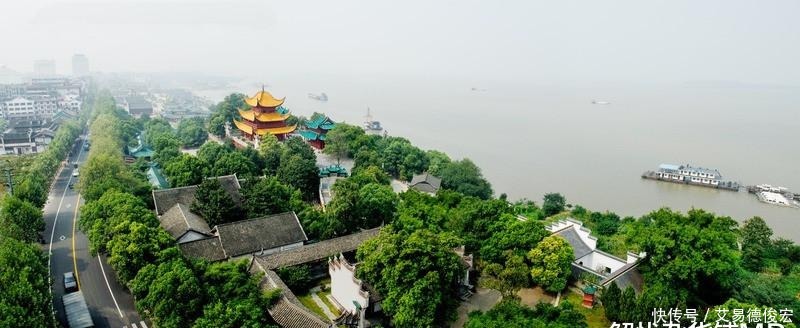 挣扎|肺病、偏瘫、痛风、失聪,杜甫却挣扎写下一首诗,被誉为五律第一