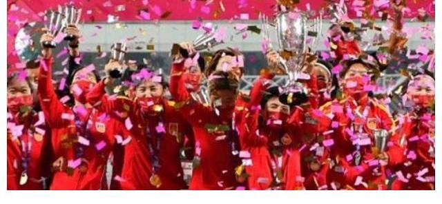 女足亚洲杯|疯狂1夜！中国女足加冕九冠王，塞内加尔捧非洲杯，梅西狂刷纪录