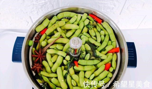 好吃|在家自己做水煮毛豆,比外面买的好吃,制作简单还有营养!