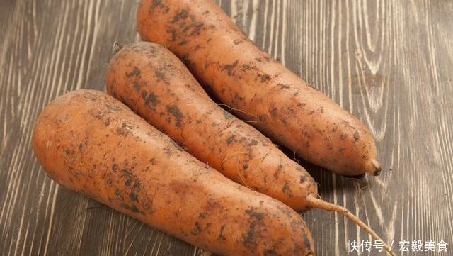 买胡萝卜,你会买带泥的,还是干净的菜农建议这3种不要买