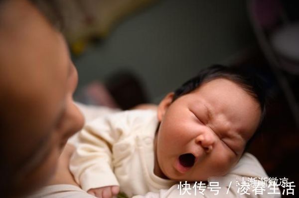 团子爸|宝宝“夜醒”后不愿再睡,不哭不闹却愁坏父母,只能陪玩到天亮吗