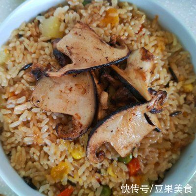味达美|口感轻盈最适合神仙小姐姐的松茸火腿焖米饭