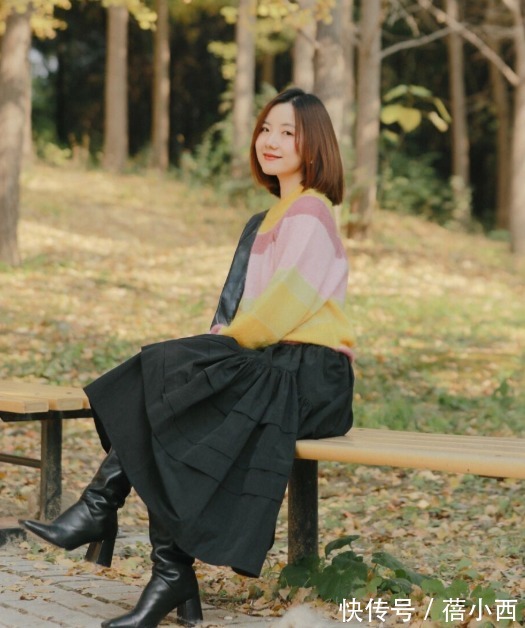 裙装|放弃烂大街的针织衫+牛仔裤吧,今年尝试裙装搭配,体面还优雅