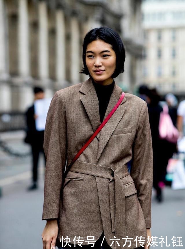 时髦|女人冬装别乱买,五件基础款冬装,轻松穿出高级时髦范