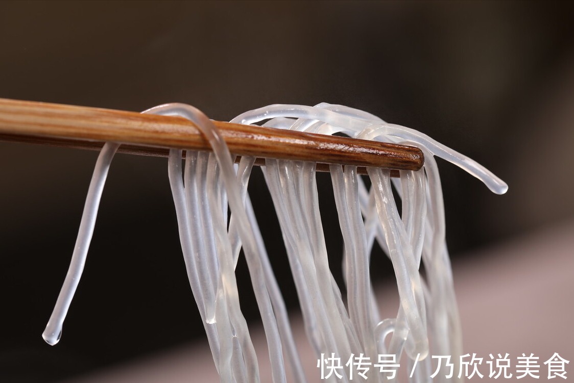 蚂蚁上树很多人做不好，粘锅结块真难吃，大厨教你正确做法