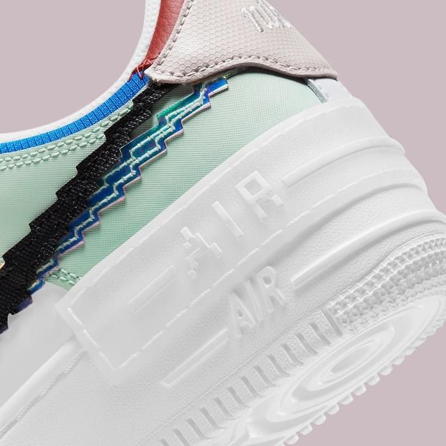 重叠解构+像素风点缀！这双全新Air Force 1看点真不少