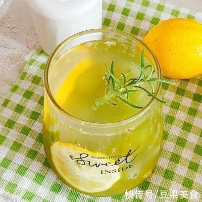 水杯|青葡萄气泡水｜初秋必喝的快乐水
