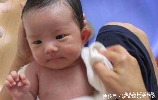 新生儿|新生儿出生时有这3种表现,说明在孕期发育良好,宝妈有功劳