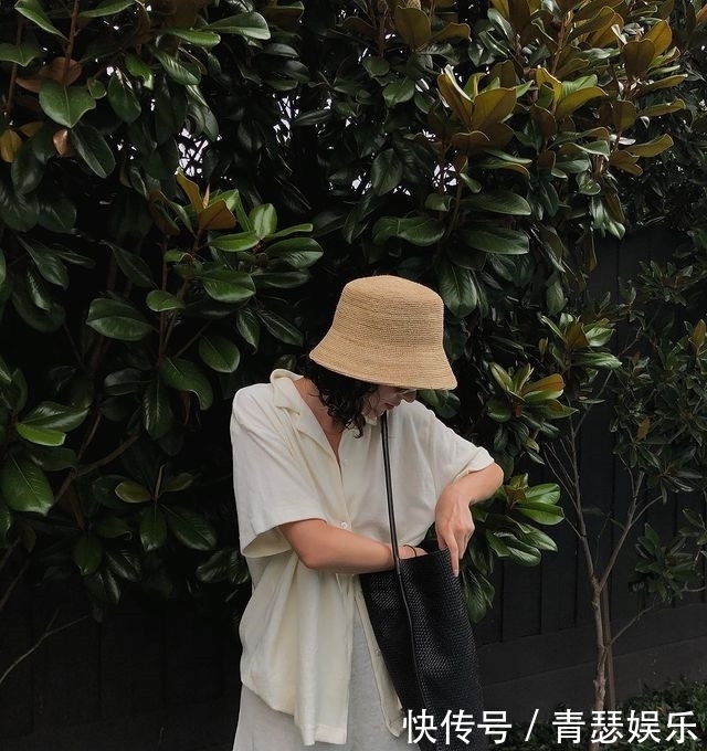 只要拥有这3类配件,踏入春夏季延续时尚层次感!