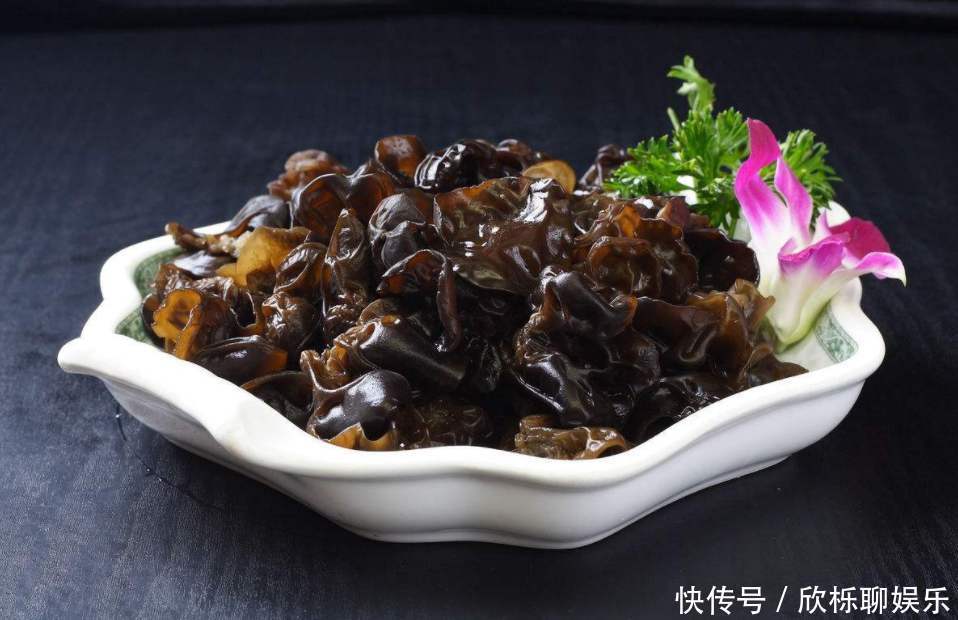 木耳多糖|黑木耳養(yǎng)生價值極高,但吃的時候要注意這5點,做錯了等于在吃毒