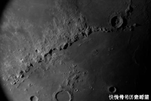 背阳面 月球温差高达300度,美国宇航员为什么能在月面待好几天?