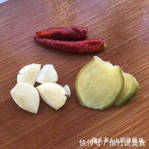 不爱吃白菜教你最好吃做法，比鱼香肉丝还香，这味道饭店都没有