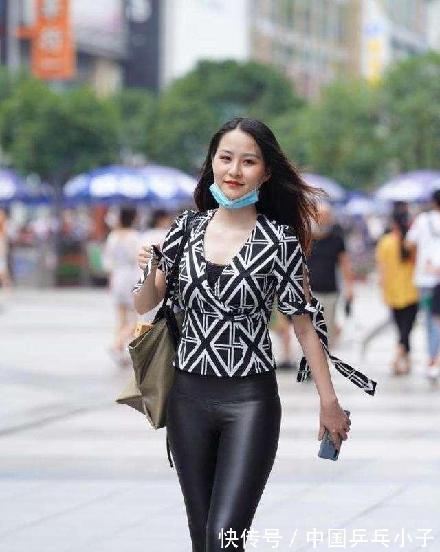 穿搭 充满活力的打底裤穿出最美姿态,充满时尚女人的味道,休闲俏皮