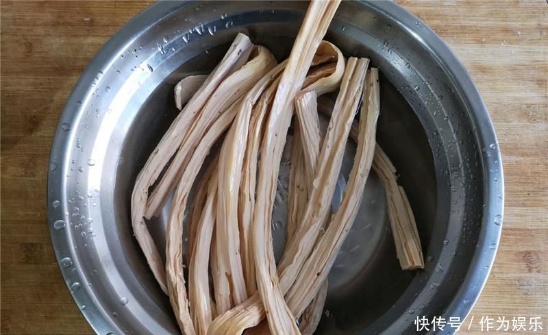 “天然黄体酮”被找到,女人每天喝一碗,40岁不显老,素颜也很美