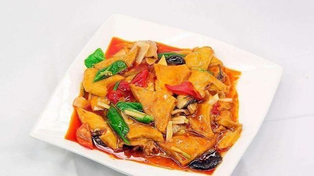 勾芡|炒家常豆腐时，牢记两个妙招，豆腐咸辣甜香，吃一口还想再吃