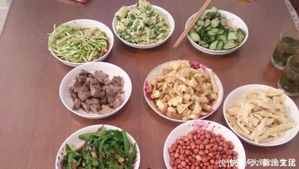 鼻头|鼻子经常出油,多喝水管用吗?哪些方法,能帮你摆脱油鼻头