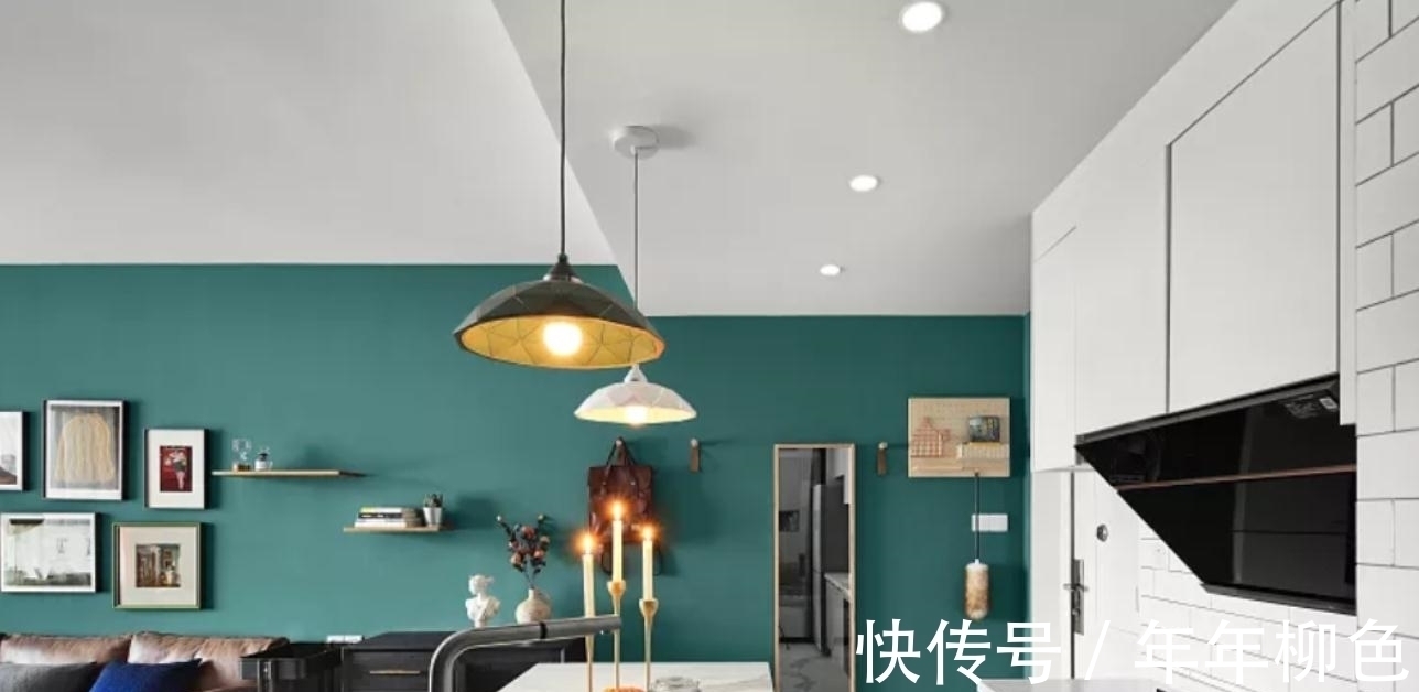 全屋|小户型别再瞎装！如今流行“不买”餐桌，隔墙改玻璃隔断，太实用