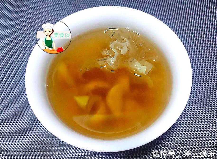  煮银耳汤时，掌握好一个技巧，银耳汤出胶质爽滑浓稠，比买的好喝