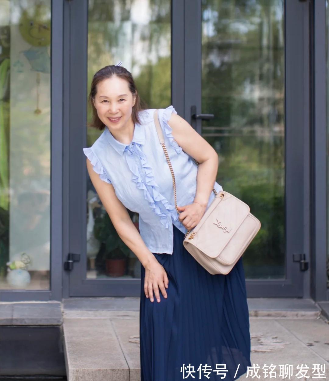 色彩|这位65岁奶奶的穿搭真养眼,端庄优雅不做作,时尚感不输年轻人