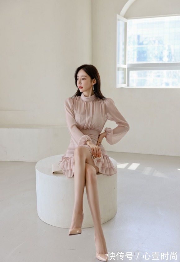 层叠裙|女神孙允珠的时尚搭配:紫檀浣纱栀子轻幔绢彩层叠裙