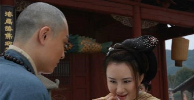 上联|美女调侃和尚出一上联，和尚不留情对出下联直击女人痛点，绝妙