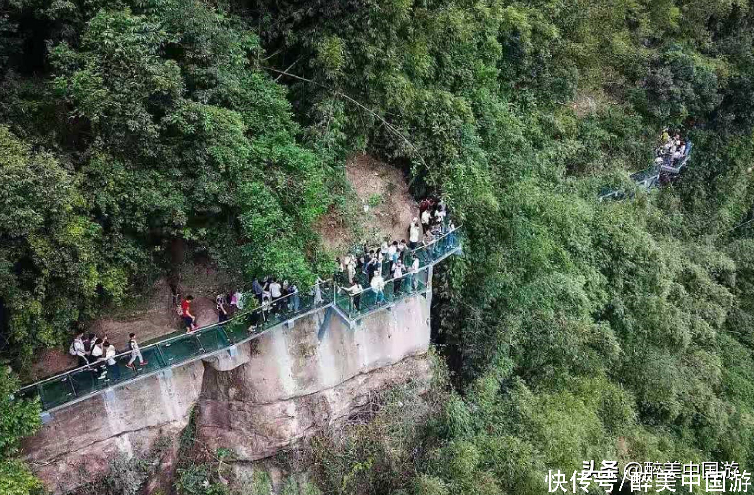 川西竹海景区|成都玻璃栈道景区有哪些？这里最具代表性，惊险刺激，有趣好玩