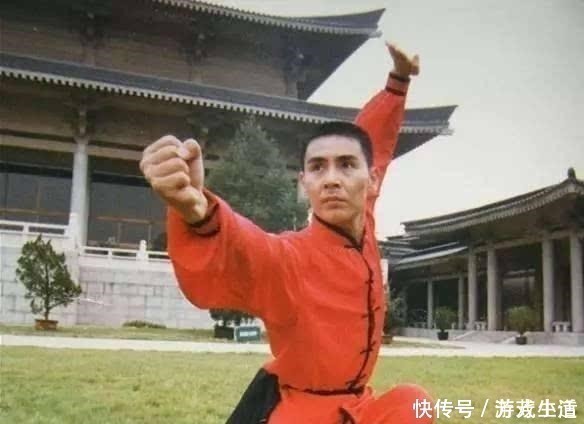 拳王阿里|让蝉联10届的全国武术全能冠军都佩服的武术家,最终拜他为师!