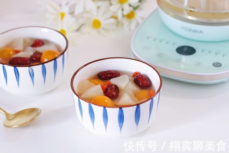 雪梨|自制冰糖雪梨金桔饮,嗓子不舒服的时候煮来喝,清润滋补