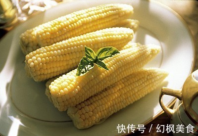 香甜|煮玉米时,别直接下锅!多加“2样”,玉米又香又甜,比买的好吃