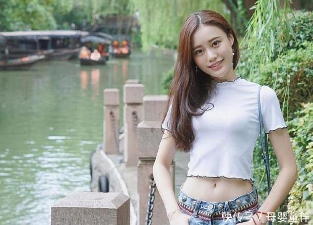 苗条|帅气的牛仔裤，轻松穿出秀气的姿态，显得好看又得体