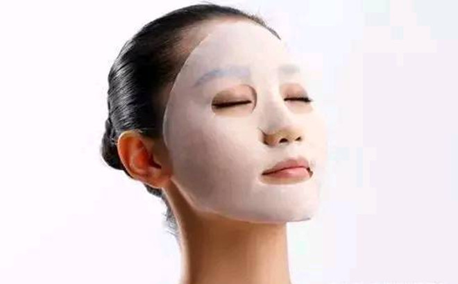 睡前 睡前是女人护肤的“黄金期”,做好3件小事,远离“黄脸婆”