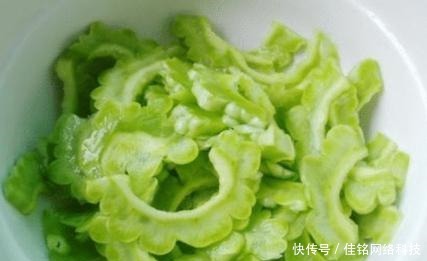 苦瓜的“苦源”取决于这个地方,只要切掉苦瓜就不苦,赶快学一学
