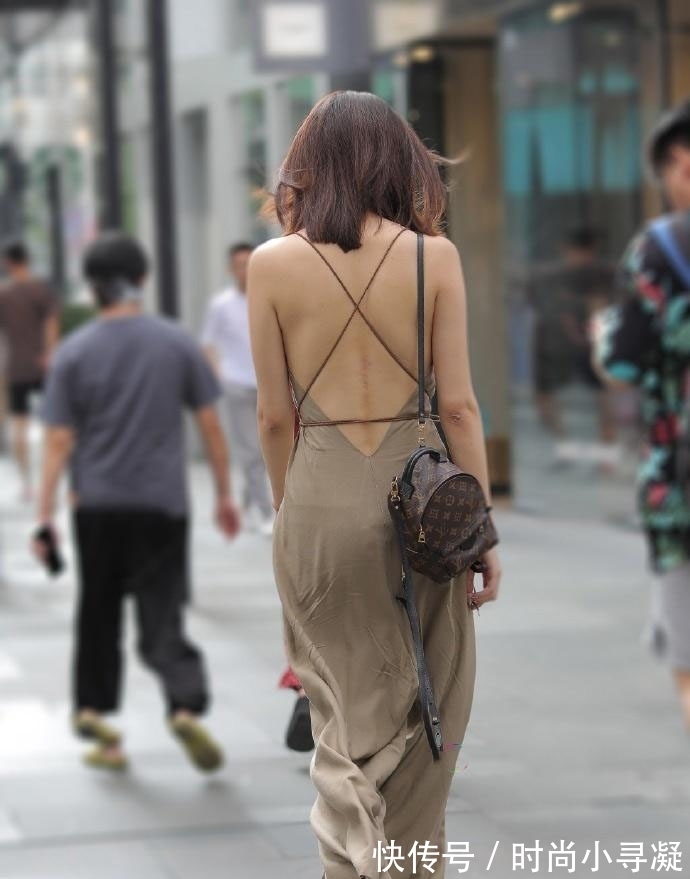 后背|这种裙子很有个性,绑带的后背,让人心动不已吧?