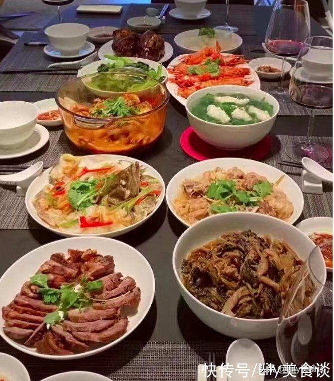 心酸|朋友圈晒年夜饭，差距还挺大，一家比一家丰盛，最后一家让人心酸