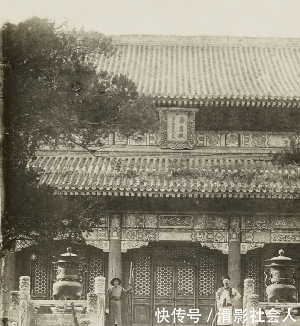 拆除|八国联军侵华之后,学生考场被拆除,慈禧太后带着爱犬拍照!