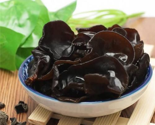 微量元素|女性担心老太快,多吃此种食物,有益气健脾,美容护肤功效