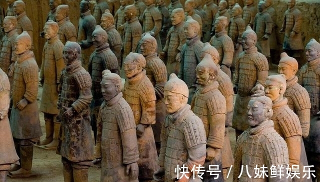 司马炎@盗墓贼挖出千年禁书,记载和历史截然相反,秦始皇一大秘密现世