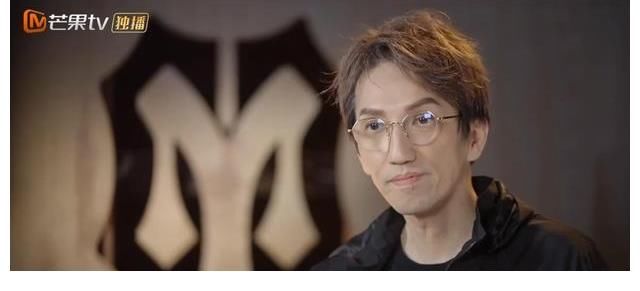 飛云之下|《披荊斬棘》二公表演，林志炫跌落舞臺，落淚道歉，引起全網(wǎng)共鳴