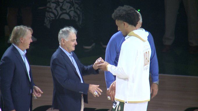 沃拉|沃拉談冠軍戒指：我這輩子見過的最大的戒指，有很多鉆石