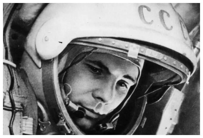 苏联时期倒霉的宇航员，被遗弃在太空311天，落地后祖国没了