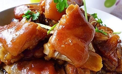  炖猪蹄时，最忌直接焯水，教你正确做法，猪蹄软糯好吃，没腥臭味