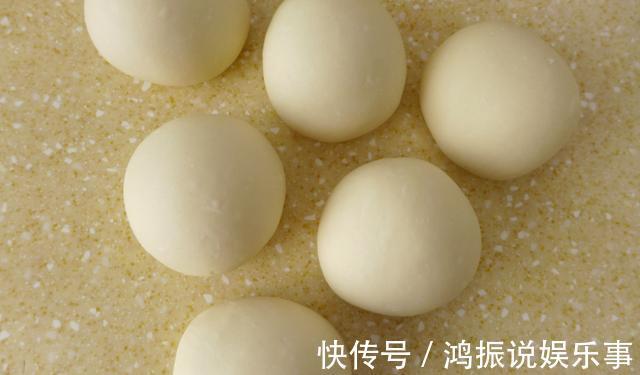 面团|做葱油饼时，只要掌握这1步，面饼柔软有筋道，凉了也不硬