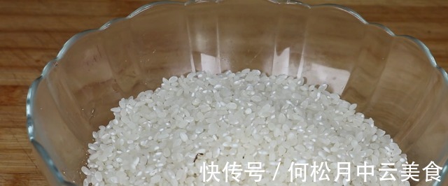 蒸米饭用冷水还是热水，10个人9个错，教你正确做法，米饭喷香！
